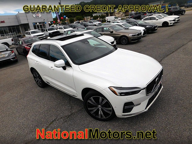 Volvo XC60 Vehicle Full-screen Gallery Image 02