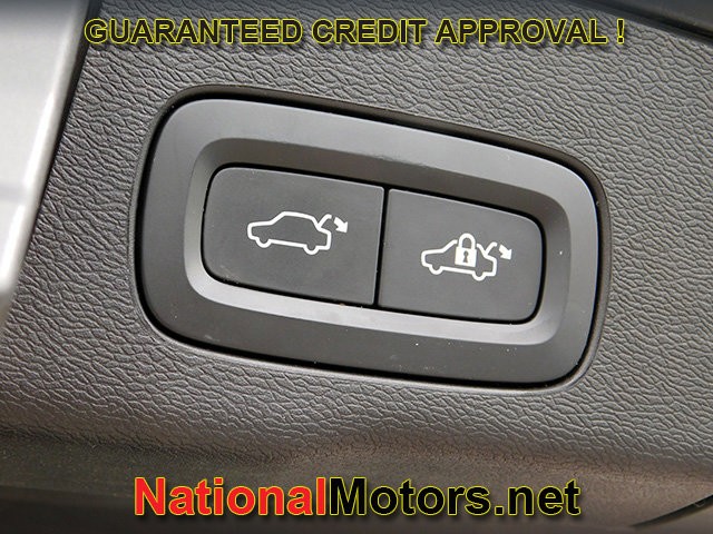 Volvo XC60 Vehicle Full-screen Gallery Image 07