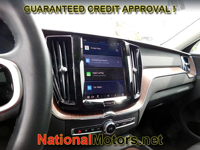 Volvo XC60 Vehicle Full-screen Gallery Image 17