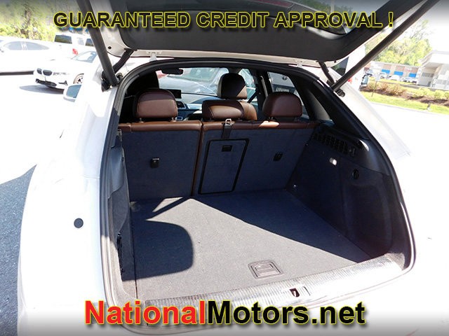 Audi Q3 Vehicle Full-screen Gallery Image 06