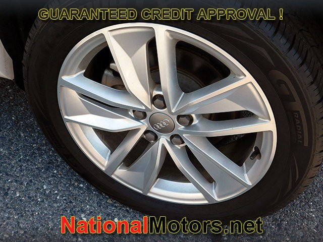 Audi Q3 Vehicle Full-screen Gallery Image 08