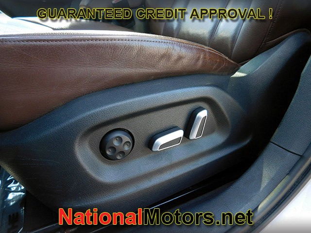 Audi Q3 Vehicle Full-screen Gallery Image 16