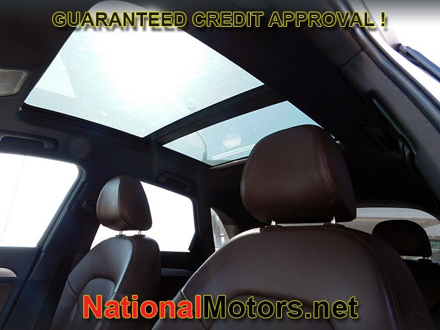 Audi Q3 Vehicle Full-screen Gallery Image 17