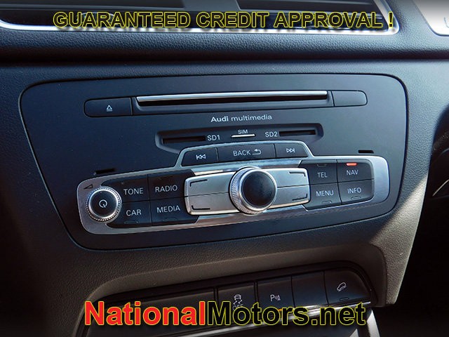 Audi Q3 Vehicle Full-screen Gallery Image 20