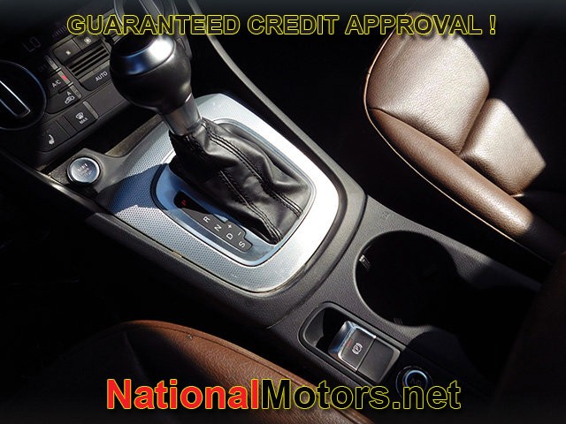 Audi Q3 Vehicle Full-screen Gallery Image 22