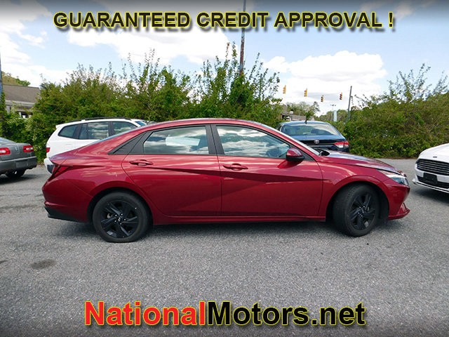 Hyundai Elantra Vehicle Full-screen Gallery Image 02
