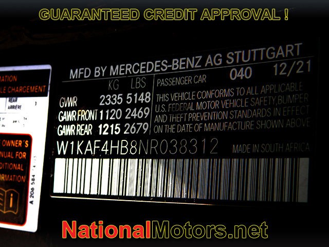 Mercedes-Benz C-Class Vehicle Full-screen Gallery Image 21