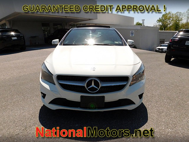 Mercedes-Benz CLA Vehicle Full-screen Gallery Image 02