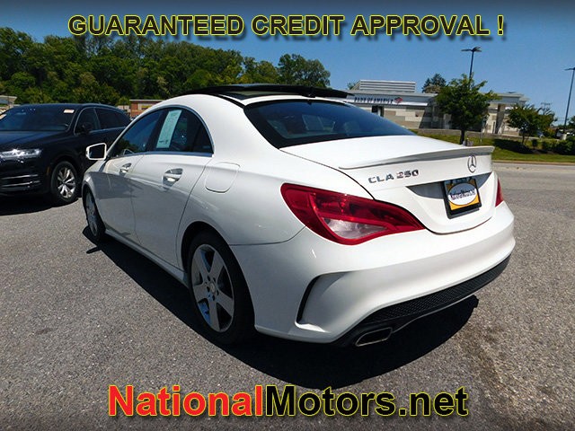 Mercedes-Benz CLA Vehicle Full-screen Gallery Image 04