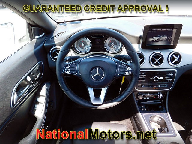 Mercedes-Benz CLA Vehicle Full-screen Gallery Image 12