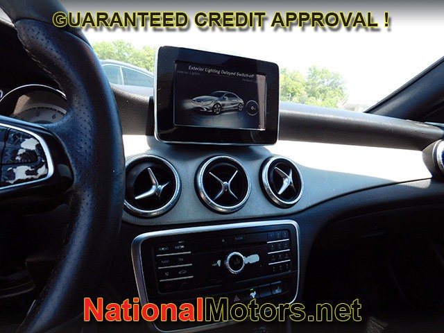 Mercedes-Benz CLA Vehicle Full-screen Gallery Image 15