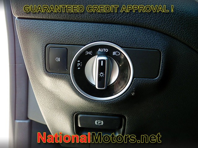 Mercedes-Benz CLA Vehicle Full-screen Gallery Image 20