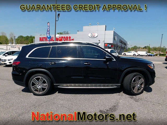 Mercedes-Benz GLS Vehicle Full-screen Gallery Image 03