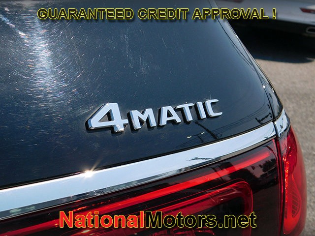 Mercedes-Benz GLS Vehicle Full-screen Gallery Image 05