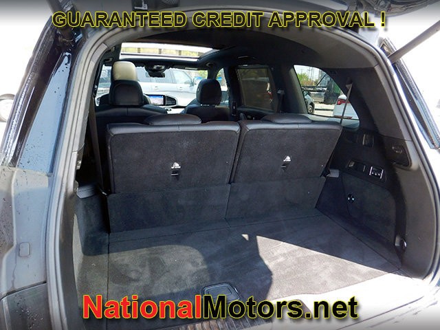 Mercedes-Benz GLS Vehicle Full-screen Gallery Image 07