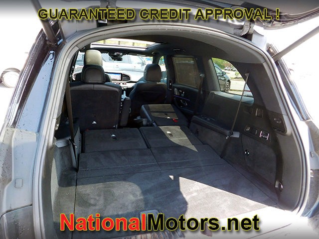 Mercedes-Benz GLS Vehicle Full-screen Gallery Image 09