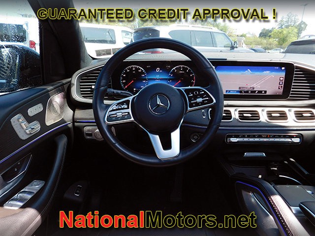 Mercedes-Benz GLS Vehicle Full-screen Gallery Image 15