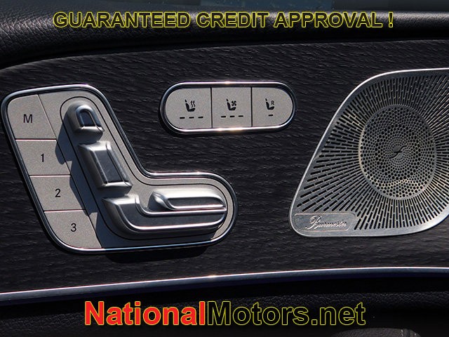 Mercedes-Benz GLS Vehicle Full-screen Gallery Image 17