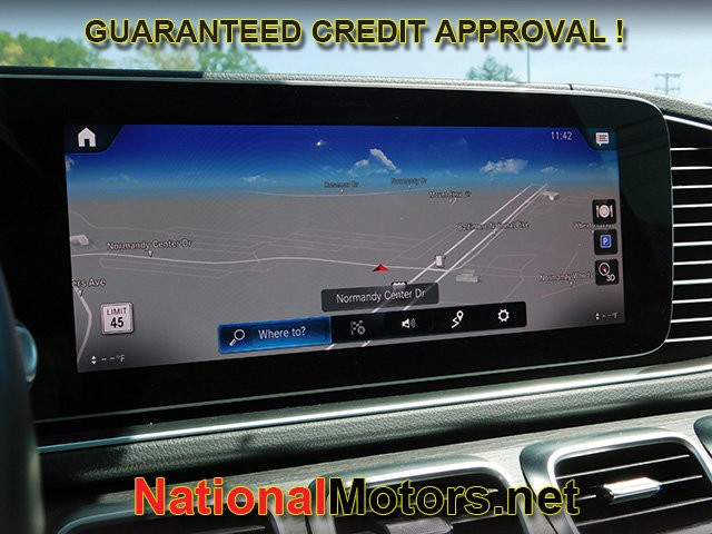 Mercedes-Benz GLS Vehicle Full-screen Gallery Image 20