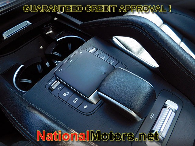 Mercedes-Benz GLS Vehicle Full-screen Gallery Image 23