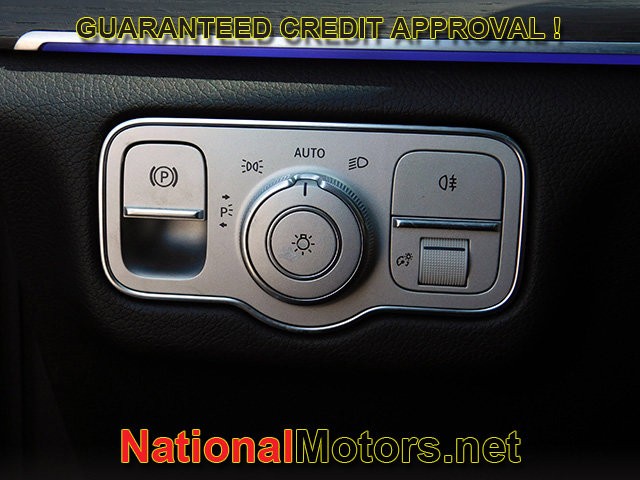 Mercedes-Benz GLS Vehicle Full-screen Gallery Image 27