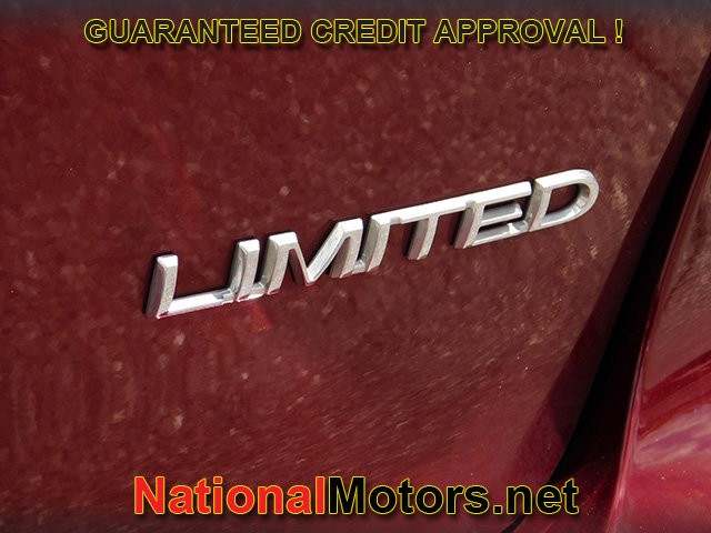 Chrysler Pacifica Vehicle Full-screen Gallery Image 05