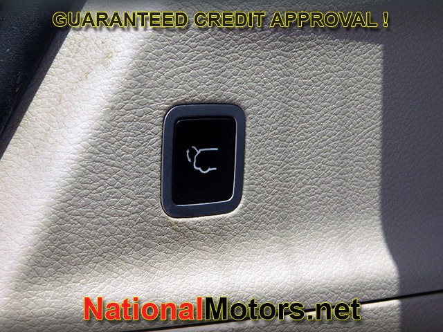 Chrysler Pacifica Vehicle Full-screen Gallery Image 08
