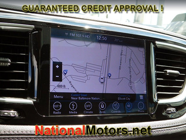 Chrysler Pacifica Vehicle Full-screen Gallery Image 18