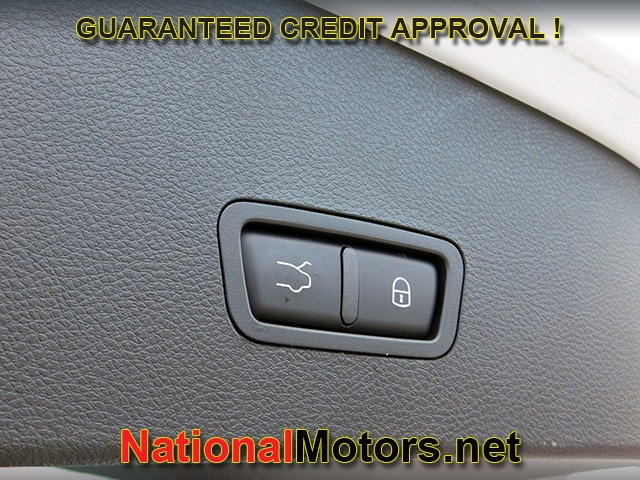 Alfa Romeo Tonale Vehicle Full-screen Gallery Image 08