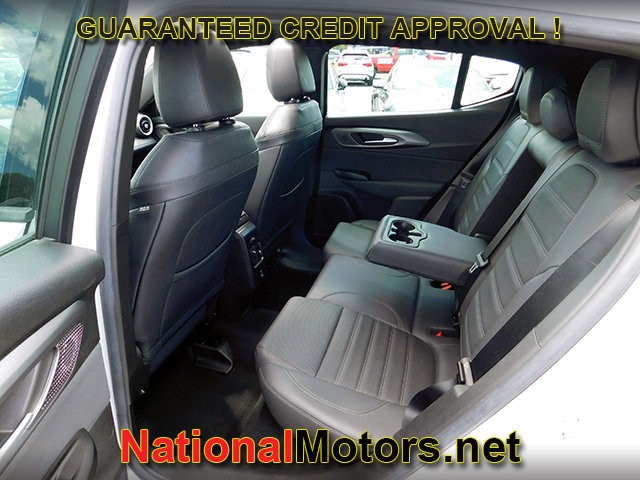 Alfa Romeo Tonale Vehicle Full-screen Gallery Image 11
