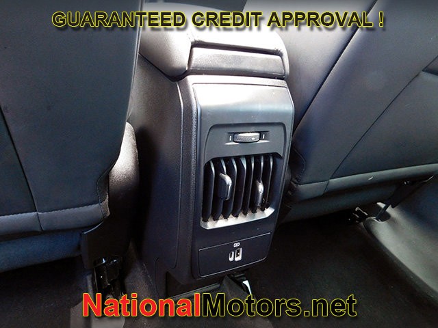Alfa Romeo Tonale Vehicle Full-screen Gallery Image 12