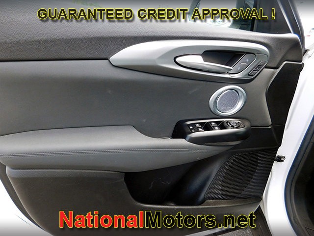 Alfa Romeo Tonale Vehicle Full-screen Gallery Image 15