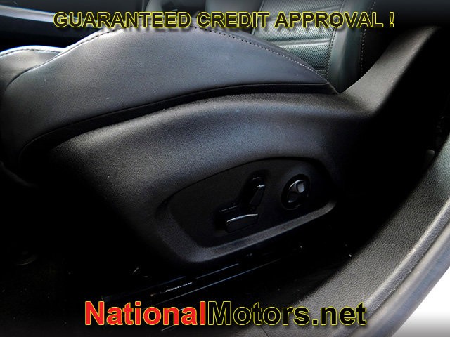 Alfa Romeo Tonale Vehicle Full-screen Gallery Image 17