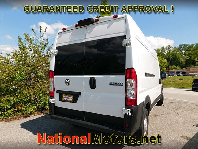 Ram ProMaster Cargo Van Vehicle Full-screen Gallery Image 04