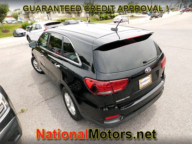 Kia Sorento Vehicle Full-screen Gallery Image 04