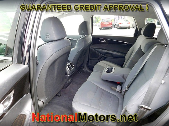 Kia Sorento Vehicle Full-screen Gallery Image 10