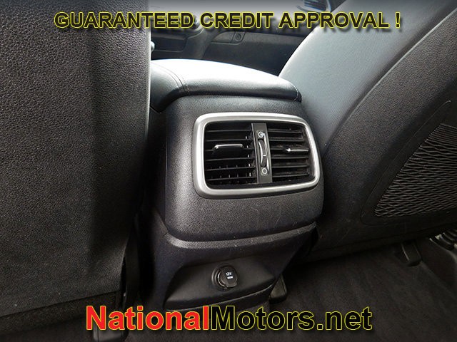Kia Sorento Vehicle Full-screen Gallery Image 11