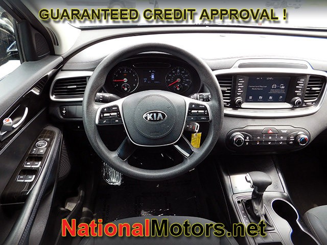 Kia Sorento Vehicle Full-screen Gallery Image 12