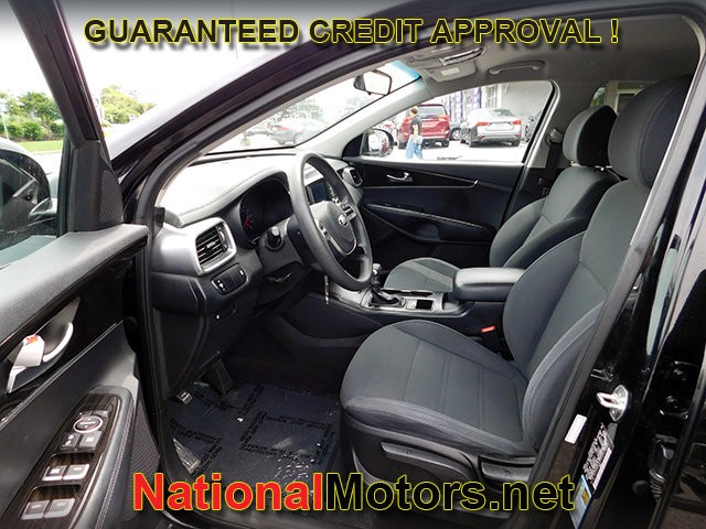 Kia Sorento Vehicle Full-screen Gallery Image 14