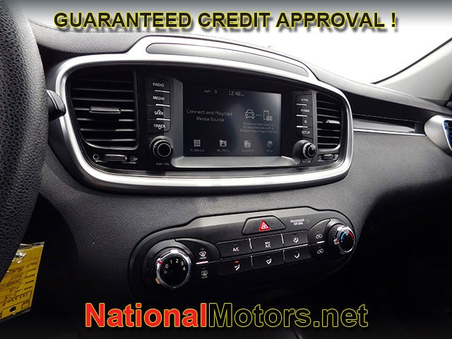 Kia Sorento Vehicle Full-screen Gallery Image 16
