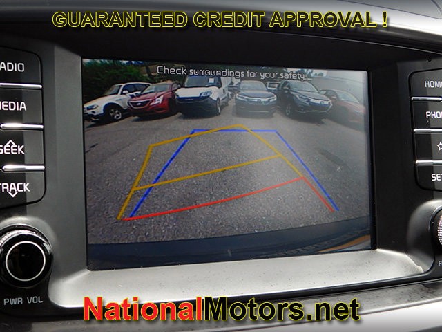 Kia Sorento Vehicle Full-screen Gallery Image 17