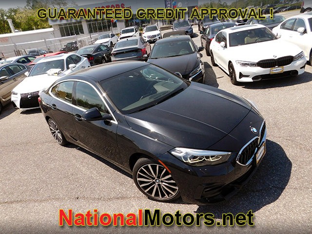 BMW 2 Series Vehicle Full-screen Gallery Image 02