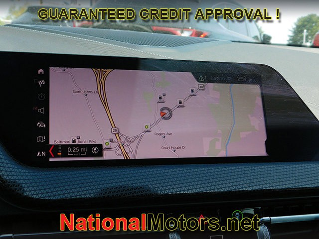 BMW 2 Series Vehicle Full-screen Gallery Image 17