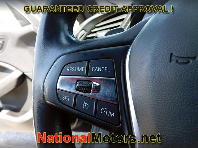 BMW 2 Series Vehicle Full-screen Gallery Image 21