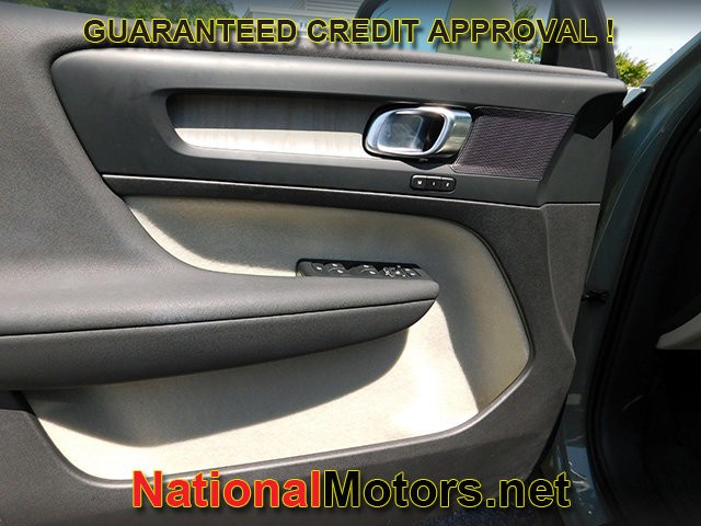 Volvo XC40 Vehicle Full-screen Gallery Image 15