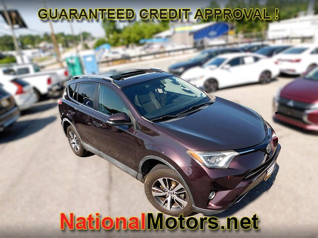 Toyota RAV4 Vehicle Full-screen Gallery Image 02