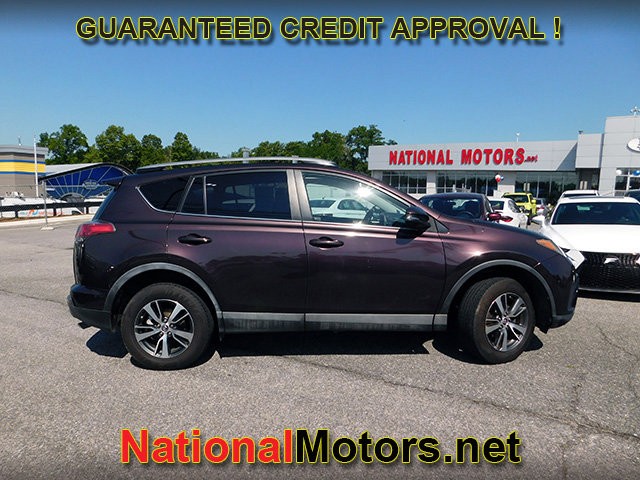Toyota RAV4 Vehicle Full-screen Gallery Image 04