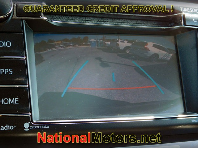 Toyota RAV4 Vehicle Full-screen Gallery Image 16