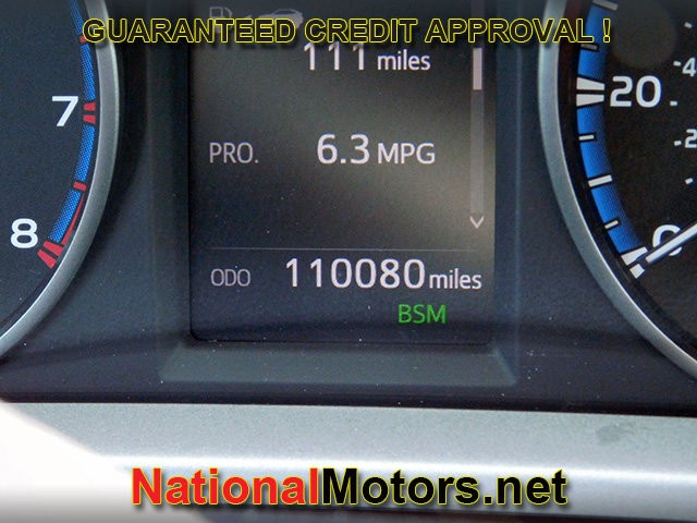 Toyota RAV4 Vehicle Full-screen Gallery Image 21