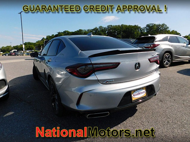 Acura TLX Vehicle Full-screen Gallery Image 04